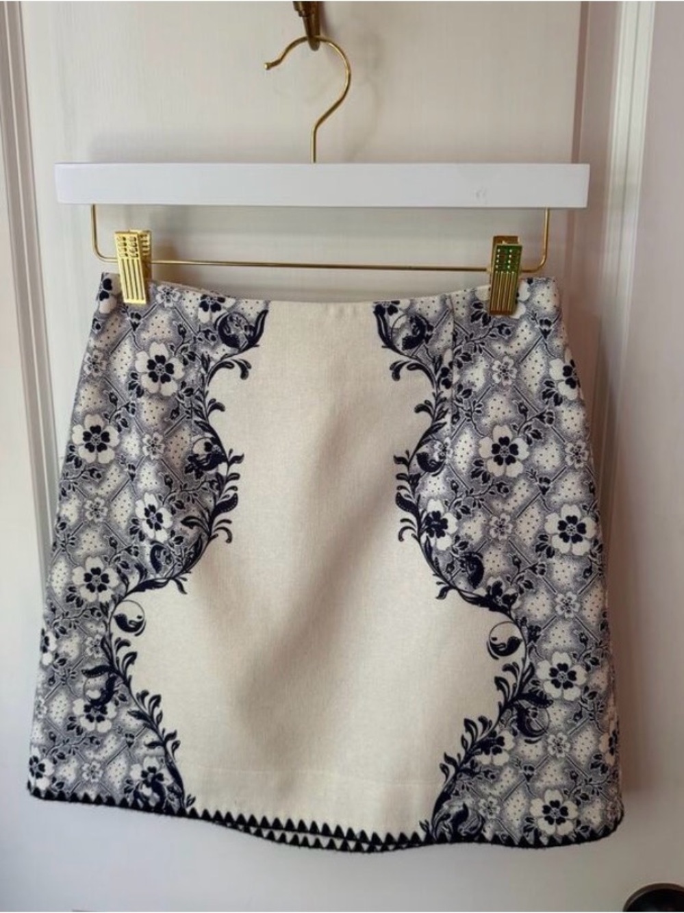 Alemais Airlie Linen Cotton Blend Lined Mini Skirt. Floral Motiff. Size 2.
